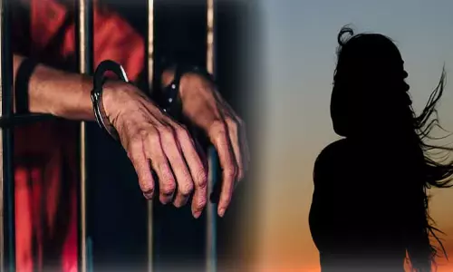 கதாநாயகி வாய்ப்பு வாங்கி தருவதாக துணை நடிகைக்கு பாலியல் தொல்லை..! கேமராமேன் கைது கதாநாயகி வாய்ப்பு வாங்கி தருவதாக துணை நடிகைக்கு பாலியல் தொல்லை..! கேமராமேன் கைது