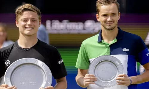 லிபெமா ஓபன்  டென்னிஸ் : டேனியல் மெட்வதேவை வீழ்த்தி சாம்பியன் பட்டம் வென்றார் டிம் வேன்..!!