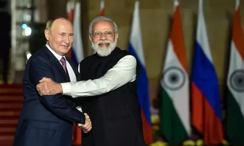 இந்தியாவுக்கு அதிக கச்சா எண்ணெய் விநியோகம்; சவுதியை பின்னுக்கு தள்ளி 2-வது இடம்பிடித்த ரஷியா இந்தியாவுக்கு அதிக கச்சா எண்ணெய் விநியோகம்; சவுதியை பின்னுக்கு தள்ளி 2-வது இடம்பிடித்த ரஷியா
