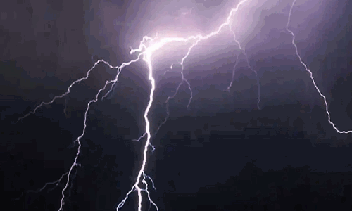 மின்னல் தாக்கி பள்ளி மாணவன் சாவு