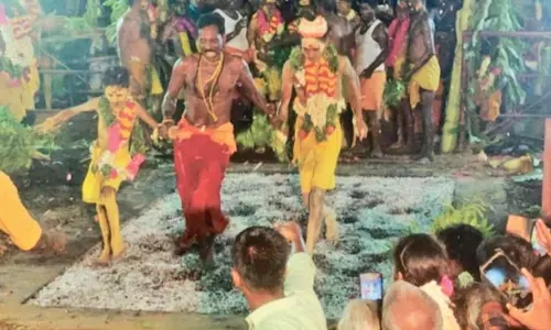 லட்சுமி அம்மன் கோவில் தீமிதி திருவிழா லட்சுமி அம்மன் கோவில் தீமிதி திருவிழா