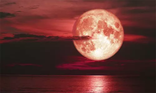 இன்றிரவு தோன்றும் ஸ்ட்ராபெரி சூப்பர் மூன் இந்தியாவில் தெரியுமா?