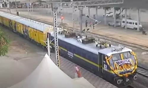 இந்தியாவில் முதல் தனியார் ரயில் சேவை தொடங்கியது: கோவையில் இருந்து சீரடிக்கு இயக்கம்