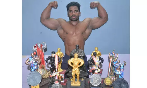 தேசிய ஆணழகன் போட்டியில் பொள்ளாச்சி வாலிபர் சாதனை