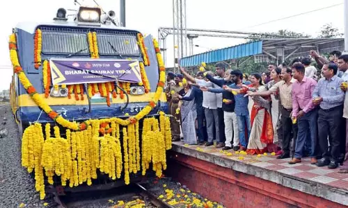 கோவையில் இருந்து சீரடிக்கு தனியார் ரெயில் சேவை தொடக்கம்