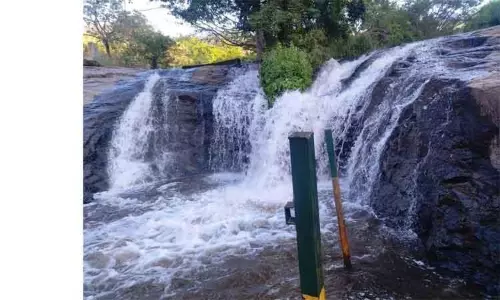 கும்பக்கரை அருவியில் சுற்றுலா பயணிகள் குளிக்க அனுமதி