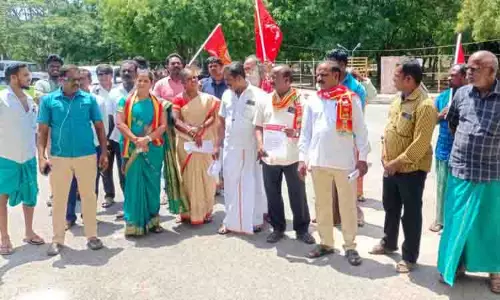 வடமாநில தொழிலாளர்களை கணக்கெடுத்து வெள்ளை அறிக்கை வெளியிட கோரிக்கை வடமாநில தொழிலாளர்களை கணக்கெடுத்து வெள்ளை அறிக்கை வெளியிட கோரிக்கை