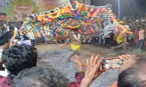 மயிலாடுதுறை: பிரசன்ன சின்ன மாரியம்மன் கோவில் தீமிதி திருவிழா