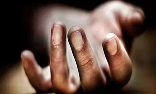 நிதி நிறுவன அதிபர் தீக்குளித்து தற்கொலை