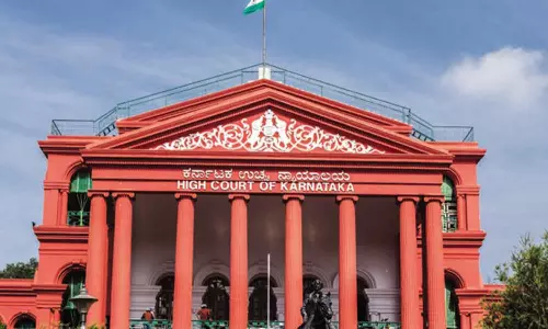 விவாகரத்துக்குப் பின் மனைவியின் உடைமைகளை கணவன் வைத்திருக்க முடியாது - கர்நாடக ஐகோர்ட் கருத்து விவாகரத்துக்குப் பின் மனைவியின் உடைமைகளை கணவன் வைத்திருக்க முடியாது - கர்நாடக ஐகோர்ட் கருத்து