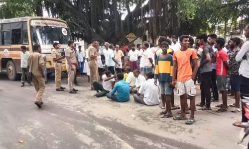 பொது மக்கள் சாலை மறியல் போராட்டம்