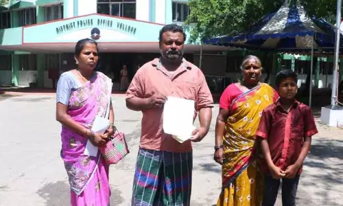 கந்து வட்டி கேட்டு தாக்கிய நபர்கள் மீது நடவடிக்கை எடுக்க வேண்டும் கந்து வட்டி கேட்டு தாக்கிய நபர்கள் மீது நடவடிக்கை எடுக்க வேண்டும்