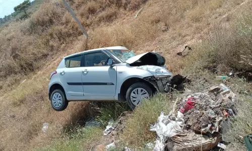குடிமங்கலம் அருகே ஜீப்-கார் நேருக்கு நேர் மோதல் - முதியவர் பலி