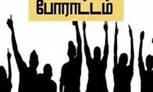 காய்கறி சிறு வியாபாரிகள் திடீர் போராட்டம் காய்கறி சிறு வியாபாரிகள் திடீர் போராட்டம்
