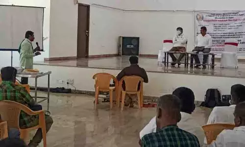 புன்னம் பகுதியில் கல்குவாரி அமைப்பதற்கு சமூக ஆர்வலர்கள் எதிர்ப்பு