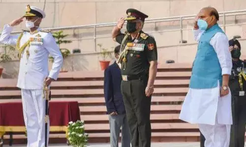 2-வது ஆண்டு நினைவு தினம்: லடாக் மோதலில் உயிர்நீத்த வீரர்களுக்கு ராஜ்நாத் சிங் அஞ்சலி 2-வது ஆண்டு நினைவு தினம்: லடாக் மோதலில் உயிர்நீத்த வீரர்களுக்கு ராஜ்நாத் சிங் அஞ்சலி