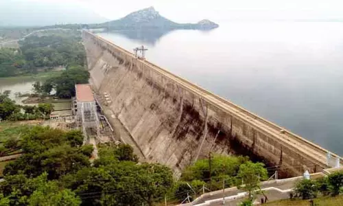மேட்டூர் அணையின் நீர்மட்டம் தொடர்ந்து சரிவு மேட்டூர் அணையின் நீர்மட்டம் தொடர்ந்து சரிவு