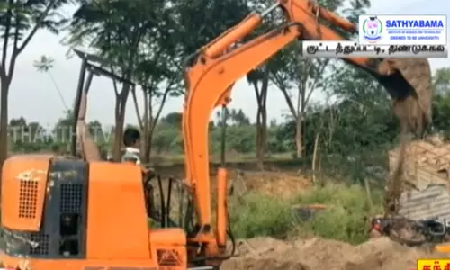 இளங்கன்று பயமறியாது... ஜேசிபி-யில் கெத்து காட்டும் இரண்டரை வயது சிறுவன்...!