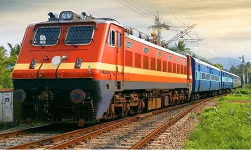 பாலப்பணியால் நாளை 2 ரெயில்கள் தாமதாக செல்லும் - தெற்கு ரெயில்வே அறிவிப்பு