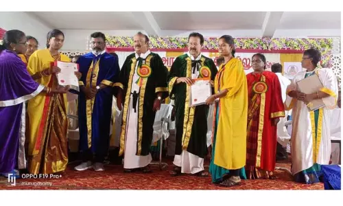 மாணவர்கள் தாய் மொழியை கண்டிப்பாக படிக்க வேண்டும் அரசு கல்லூரி பட்டமளிப்பு விழாவில் அமைச்சர் பொன்முடி பேச்சு மாணவர்கள் தாய் மொழியை கண்டிப்பாக படிக்க வேண்டும் அரசு கல்லூரி பட்டமளிப்பு விழாவில் அமைச்சர் பொன்முடி பேச்சு