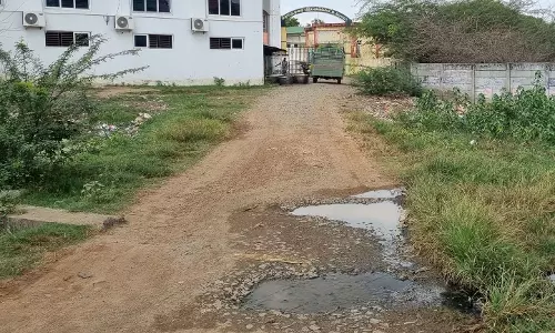 சாலையை சீரமைக்க வேண்டும்