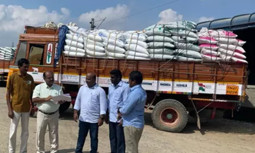 சரக்கு ரெயிலில் 1,294 டன் உரம் வந்தது சரக்கு ரெயிலில் 1,294 டன் உரம் வந்தது