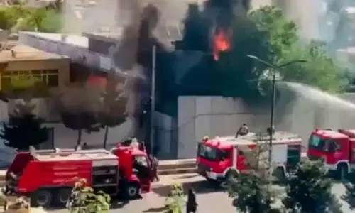 காபூல் குருத்வாரா தாக்குதல் எதிரொலி: ஆப்கானிஸ்தான் வாழ் சீக்கியர்கள் மற்றும் இந்துக்களுக்கு இ-விசா காபூல் குருத்வாரா தாக்குதல் எதிரொலி: ஆப்கானிஸ்தான் வாழ் சீக்கியர்கள் மற்றும் இந்துக்களுக்கு இ-விசா