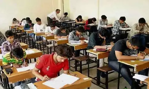மராட்டிய மாநில 10ஆம் வகுப்பு தேர்வு முடிவுகள் வெளியீடு: அப்பா தேர்ச்சி; மகன் தோல்வி - வினோத நிகழ்வு! மராட்டிய மாநில 10ஆம் வகுப்பு தேர்வு முடிவுகள் வெளியீடு: அப்பா தேர்ச்சி; மகன் தோல்வி - வினோத நிகழ்வு!
