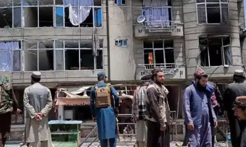 ஆப்கானிஸ்தான்: குருத்வாரா மீது பயங்கரவாத தாக்குதல்; ஐ.எஸ்.ஐ.எஸ் இயக்கம் பொறுப்பேற்பு