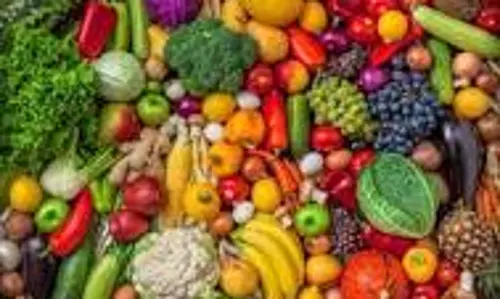 நாமக்கல் உழவர் சந்தையில்   ரூ.7¾ லட்சத்துக்கு காய்கறி, பழங்கள் விற்பனை