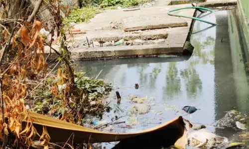 தேங்கி நிற்கும் கழிவுநீரால் சுகாதார சீர்கேடு