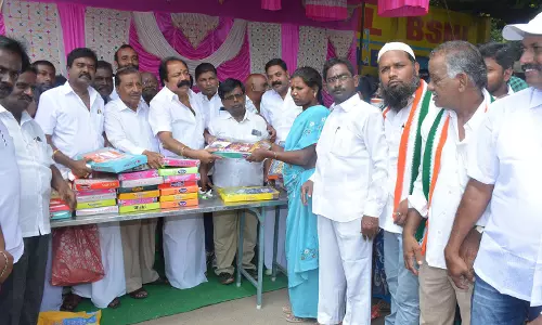 கிருஷ்ணகிரி மாவட்டத்தில் காங்கிரஸ் கட்சி சார்பில்  ராகுல்காந்தி பிறந்த நாள் விழா கொண்டாட்டம்