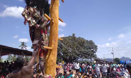 பெரிய முக்குளம்  திரவுபதி அம்மன் கோவிலில் அர்ச்சுனன் தபசு நாடகம்