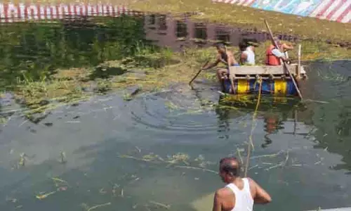 தெப்பக்குளம் தூய்மைப்படுத்தும் பணி