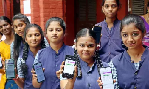 பிளஸ்-2 தேர்வு: சாதித்த அரசு, தனியார்  பள்ளிகள்