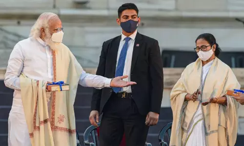 அக்னிபத் மூலம் தங்களுக்கென ஆயுதக்குழுவை உருவாக்க பாஜக முயற்சி - மம்தா பானர்ஜி அக்னிபத் மூலம் தங்களுக்கென ஆயுதக்குழுவை உருவாக்க பாஜக முயற்சி - மம்தா பானர்ஜி