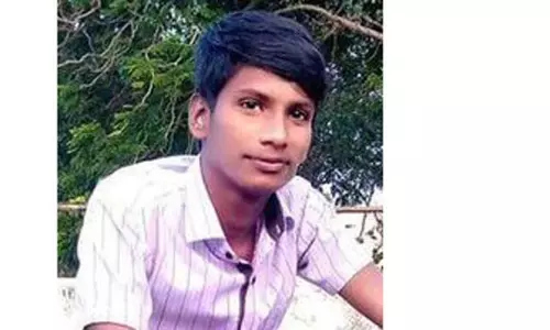 பிளஸ்-2 தேர்வில் தோல்வி; 2 மாணவர்கள் தற்கொலை  விஷம் குடித்த மற்றொருவருக்கு தீவிர சிகிச்சை