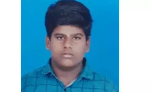 விழுப்புரம் மாவட்டத்தில் எஸ்.எஸ்.எல்.சி. மாணவர்கள் 2 பேர் தற்கொலை தேர்வில் குறைந்த மதிப்பெண் பெற்றதால் விபரீத முடிவு விழுப்புரம் மாவட்டத்தில் எஸ்.எஸ்.எல்.சி. மாணவர்கள் 2 பேர் தற்கொலை தேர்வில் குறைந்த மதிப்பெண் பெற்றதால் விபரீத முடிவு