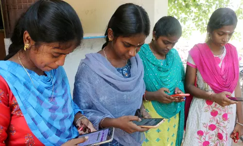 பிளஸ்-2, 10-ம் வகுப்பு தேர்வில் மாணவர்களை காட்டிலும் மாணவிகளே அதிகளவில் தேர்ச்சி பிளஸ்-2, 10-ம் வகுப்பு தேர்வில் மாணவர்களை காட்டிலும் மாணவிகளே அதிகளவில் தேர்ச்சி
