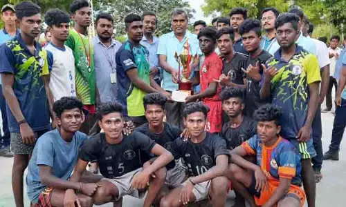 கரூரில், மாவட்ட அளவிலான கபடி போட்டி