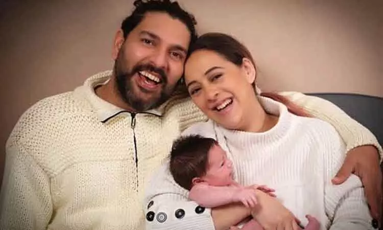 தந்தையர் தினத்தில் தனது குழந்தையின் பெயரை அறிவித்த யுவராஜ் சிங்..! தந்தையர் தினத்தில் தனது குழந்தையின் பெயரை அறிவித்த யுவராஜ் சிங்..!