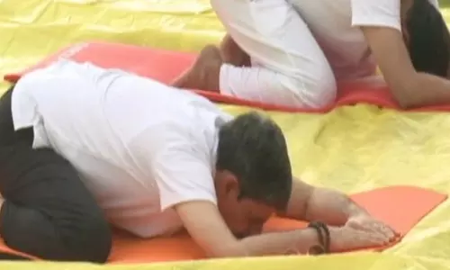 நாடு முழுவதும் பிரம்மாண்ட யோகா நிகழ்ச்சிகள் - ராஜ்பவனில் கவர்னர் ஆர்.என்.ரவி பங்கேற்பு