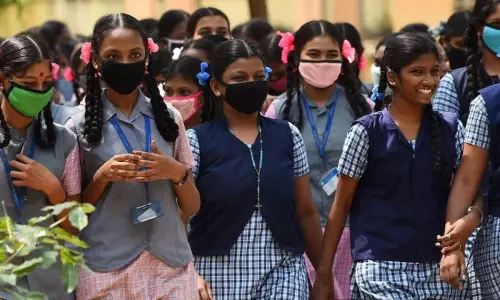 10, 12ம் வகுப்பு மாணவர்களுக்கு வரும் 24-ம் தேதி முதல் தற்காலிக மதிப்பெண் சான்றிதழ் 10, 12ம் வகுப்பு மாணவர்களுக்கு வரும் 24-ம் தேதி முதல் தற்காலிக மதிப்பெண் சான்றிதழ்