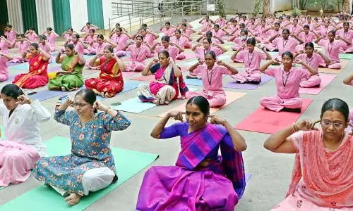 பள்ளி, கல்லூரிகளில் சர்வதேச யோகா தின கொண்டாட்டம்