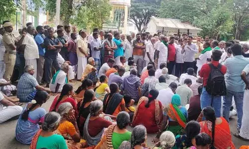 விவசாயிகள்,பொதுமக்கள் திடீர் சாலை மறியல்