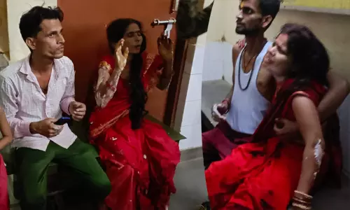 திருமண வரவேற்பு நிகழ்ச்சியில் தீ விபத்து; மணப்பெண் உள்பட 20 பேர் படுகாயம் திருமண வரவேற்பு நிகழ்ச்சியில் தீ விபத்து; மணப்பெண் உள்பட 20 பேர் படுகாயம்