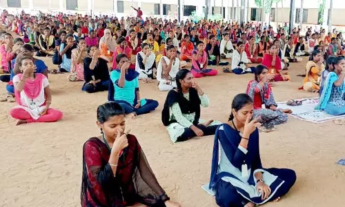 கல்வி நிறுவனங்களில் யோகா தின விழா