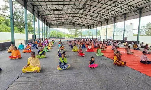 ஏலகிரிமலையில் யோகா தினத்தை முன்னிட்டு நிகழ்ச்சிகள் நடந்தன.