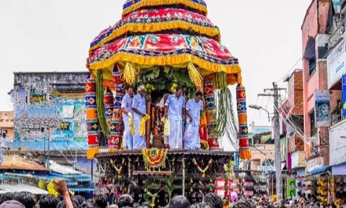ஜெனகை மாரியம்மன் கோவில் தேரோட்டம்