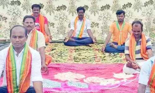 யோகா குறித்து செயல்விளக்கம்